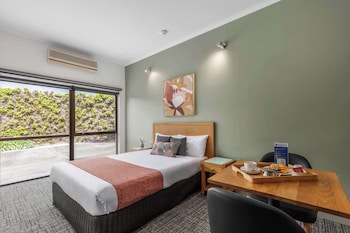 Standard Room, 1 Queen Bed, Non Smoking
