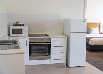 Standard Apartment, 1 Queen Bed, Non Smoking, Balcony (Living Room)