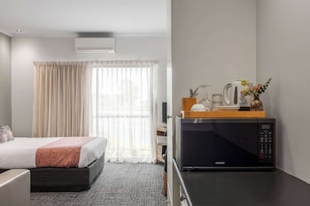 Standard Room, 1 Queen Bed, Non Smoking