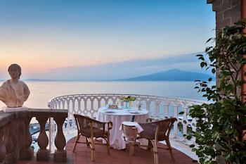 Junior Suite, Terrace, Sea View (Deluxe)