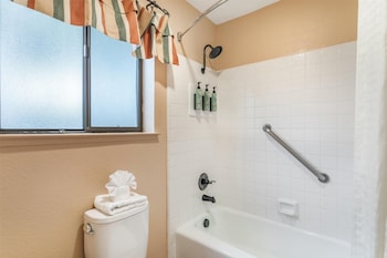 Standard Room, 1 King Bed, Non Smoking, Refrigerator & Microwave