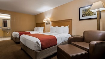 Standard Room, 2 Queen Beds, Non Smoking, Refrigerator & Microwave (1st Floor)