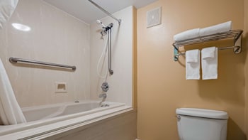 Standard Room, 1 Queen Bed, Non Smoking, Jetted Tub (2nd Floor)