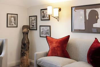 Suite (Churchill)
