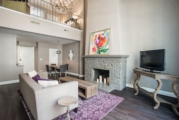 Premier Loft, 1 Queen Bed