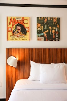 Standard Room, 1 King Bed, Accessible