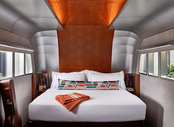 Room, 1 Queen Bed, Accessible (Backstage Trailer)