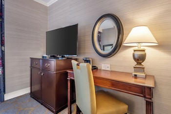 Traditional Room, 2 Queen Beds, Accessible
