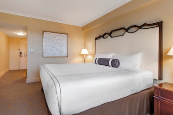 Traditional Room, 1 King Bed, Accessible