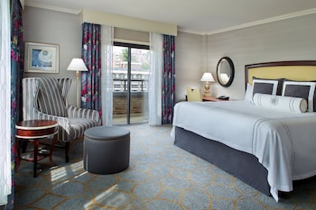 Traditional Room, 1 King Bed, Accessible