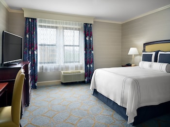 Deluxe Room, 1 Queen Bed
