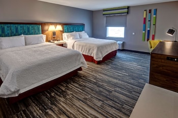 Room, 2 Queen Beds, Accessible (Roll-In Shower)