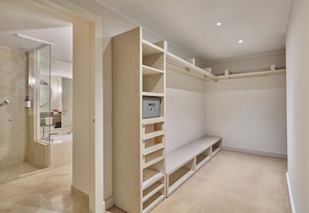 Executive Suite (Regency)