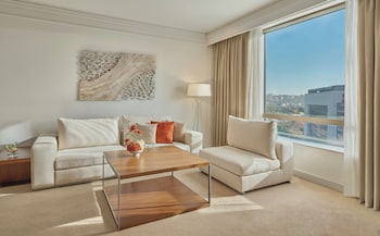 Executive Suite (Regency)