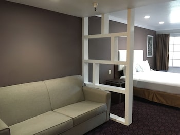 King Feature with Sofa bed
