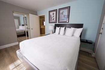 Suite, 2 Queen Beds, Non Smoking, Kitchen