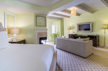 Suite, One King and One Sofa Bed, Ocean View