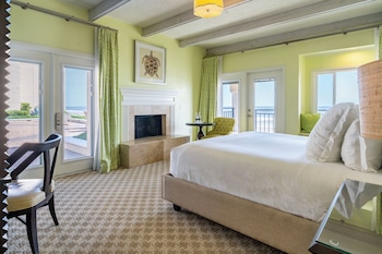 Room, 1 King Bed, Oceanfront (Preferred)