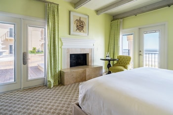 Room, 1 King Bed, Oceanfront (Preferred)