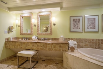 Room, 2 Queen Beds, Ocean View (Deluxe)
