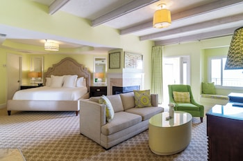 Suite, One King and One Sofa Bed, Ocean View