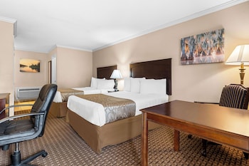 Standard Room, 2 Queen Beds, Smoking, Kitchenette