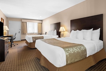 Standard Room, 2 Queen Beds, Non Smoking, Kitchenette