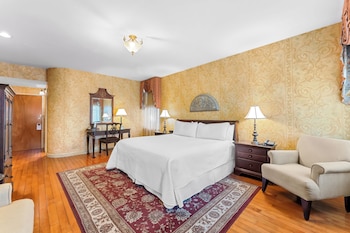 Superior Room, 1 King Bed (Premium ONE KING BED Jacuzzi with Riv)