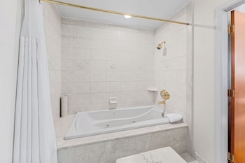 Premium Room ONE KING BED JACUZZI with MEDIUM SIZE Patio Riverview