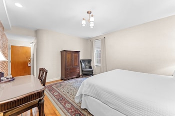 Deluxe Room, 1 King Bed (Jacuzzi King)