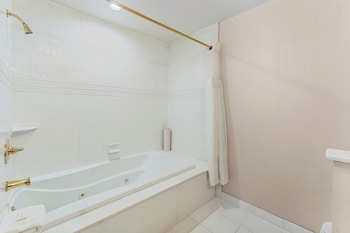 Premium Room, ONE QUEEN BED, JACUZZI with Juliet Balcony - Church Street View