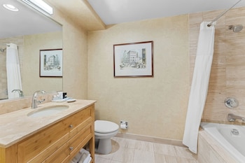 Double Room, Queen BED JACUZZI with the Riverview