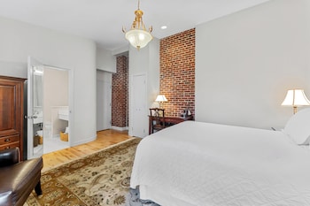Premium Room, ONE QUEEN BED, JACUZZI with Juliet Balcony - Church Street View