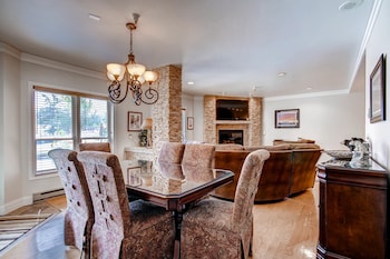 Premier Condo, 2 Bedrooms