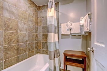 Studio (Condominium)
