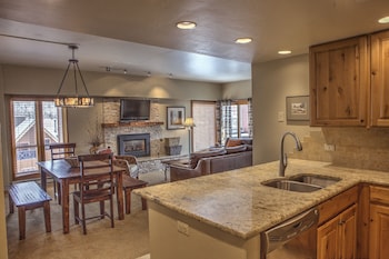 Condo, 4 Bedrooms