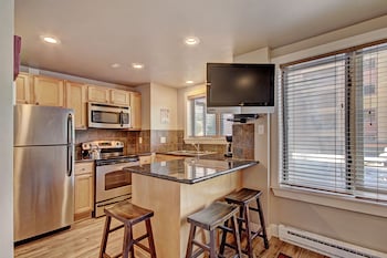 Studio (Condominium)