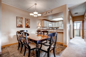 Premier Condo, 1 Bedroom