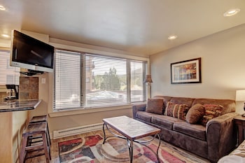 Studio (Condominium)