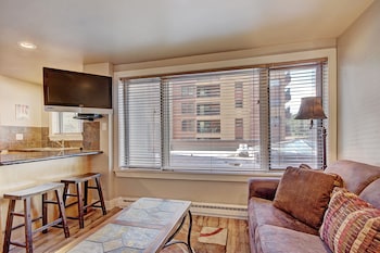 Premier Studio (Condominium)