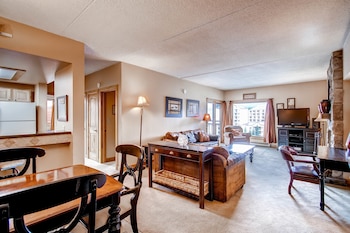 Premier Condo, 1 Bedroom