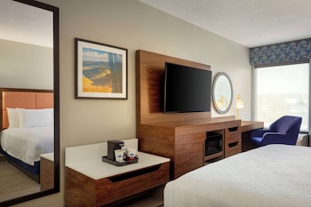 Standard Room, 1 King Bed, Non Smoking (Hearing Accessible)