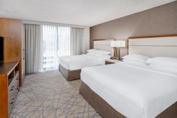 Room, 2 Queen Beds, Mountain View