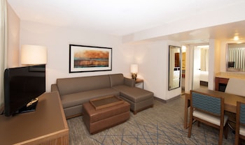 King Suite Nonsmoking