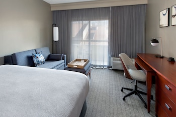 Room, 1 King Bed (Mobility/Hearing Accessible, Tub)