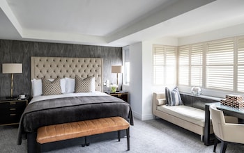 Signature Parkview Suite