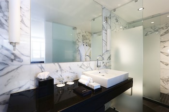 Classic Room, 1 King Bed, Accessible