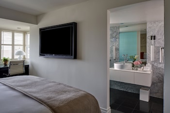 Deluxe Room, 1 King Bed