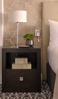 Classic Room, 1 King Bed, Accessible