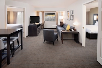 Suite, 2 Bedrooms (Mobility Accessible, Roll-In Shower)